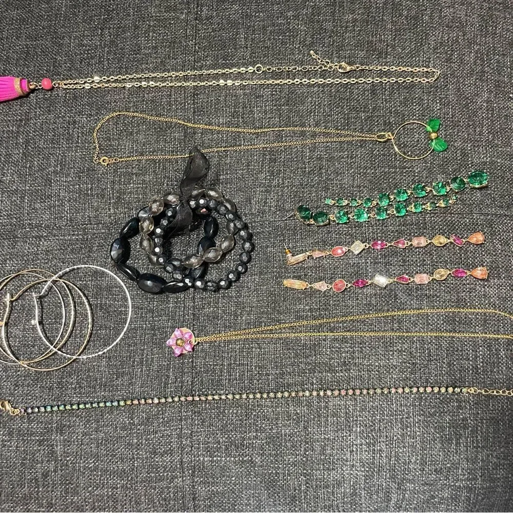 Elegant Green and Gold Jewelry Set